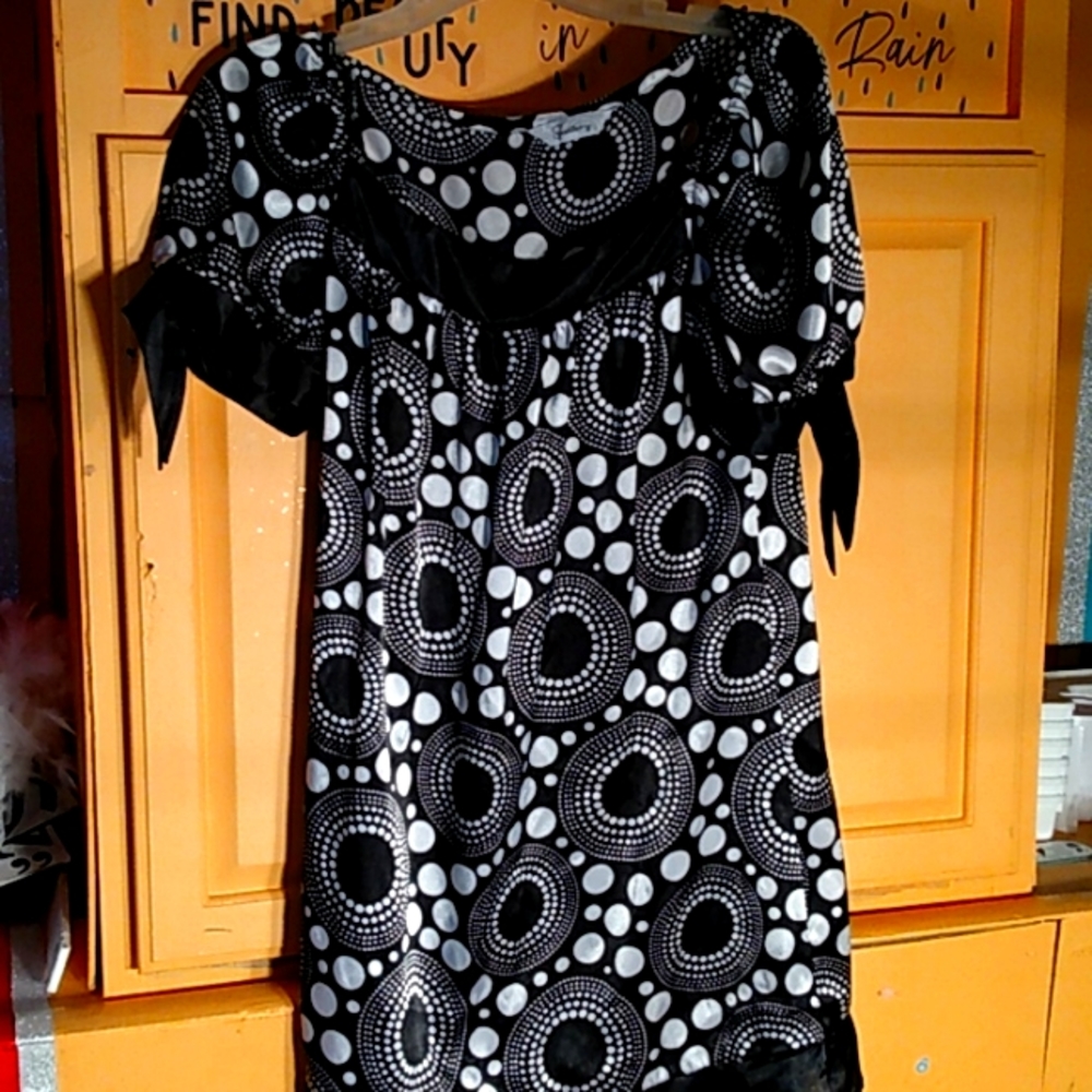 Retro or vintage speechless dress I am unsure